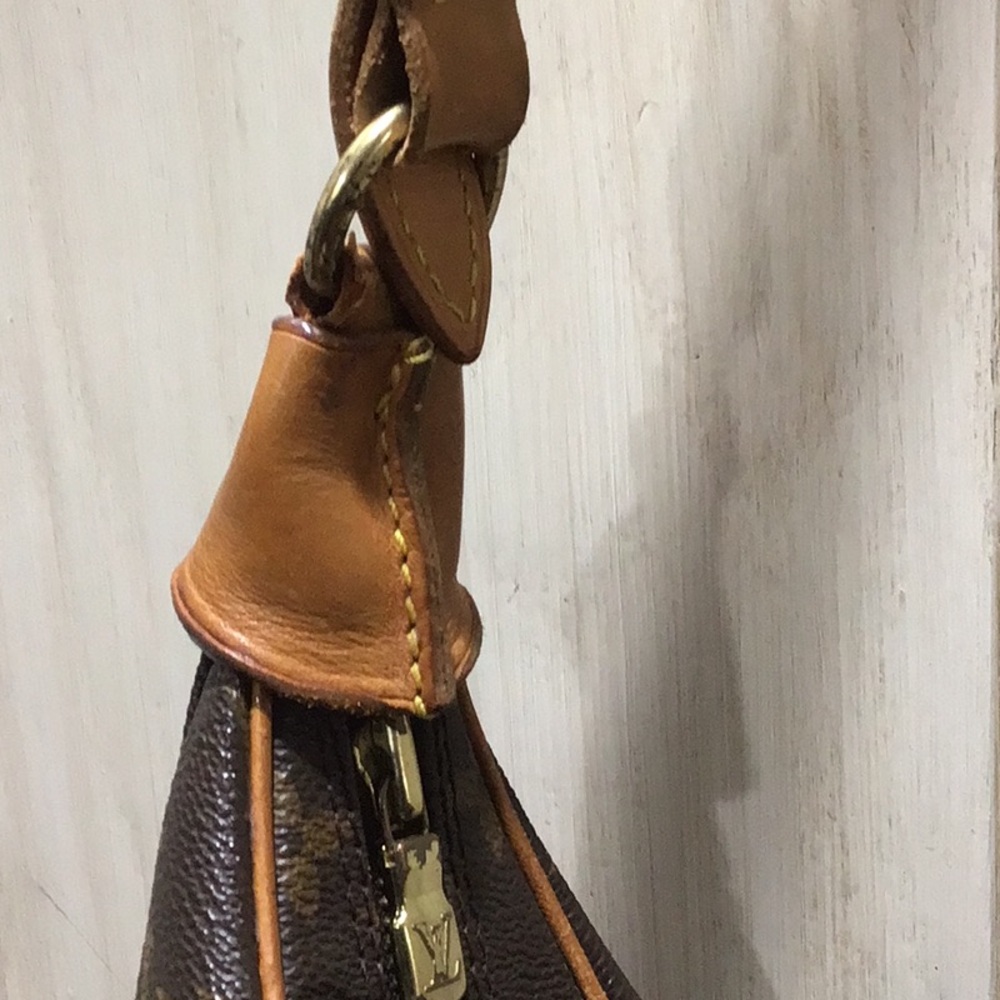 Louis Vuitton Boulogne Handbag - Picture 7 of 16